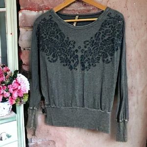 📦 Cute & Comfy Embellished Gray Top Size Small